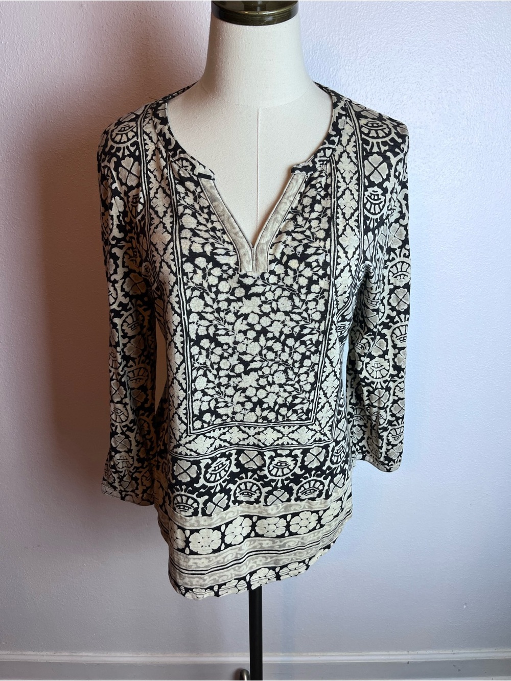 Lucky Brand Black & Cream Printed V-Neck Tunic